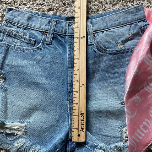 Juicy Couture High Rise Short Women's 26 Medium Wash Denim Distressed Frayed Hem - Picture 8 of 10